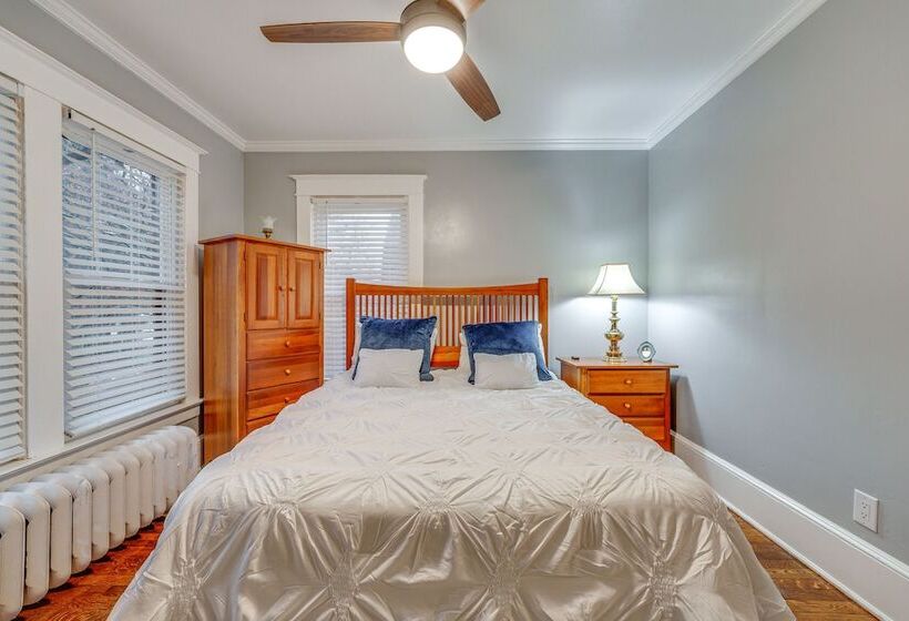 Spacious Jamestown Home Near Nat L Comedy Center!