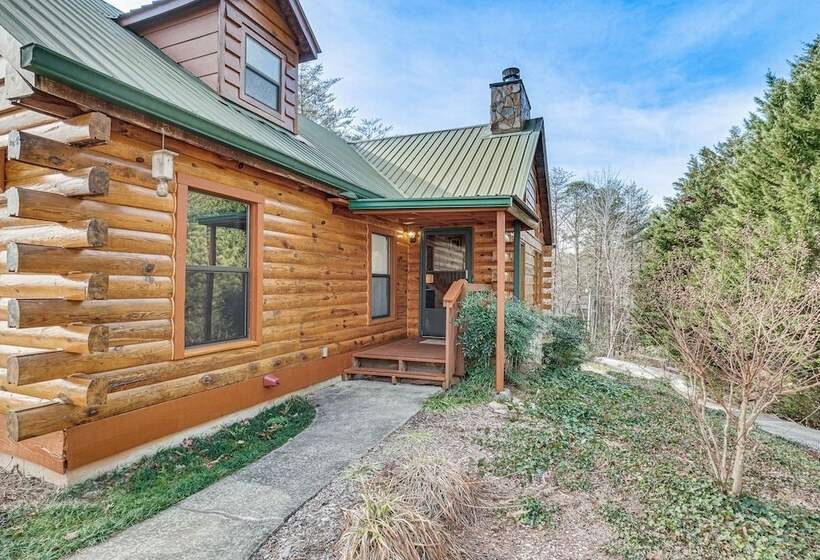 Spacious Log Cabin In Helen W/ Deck & Pool Access!
