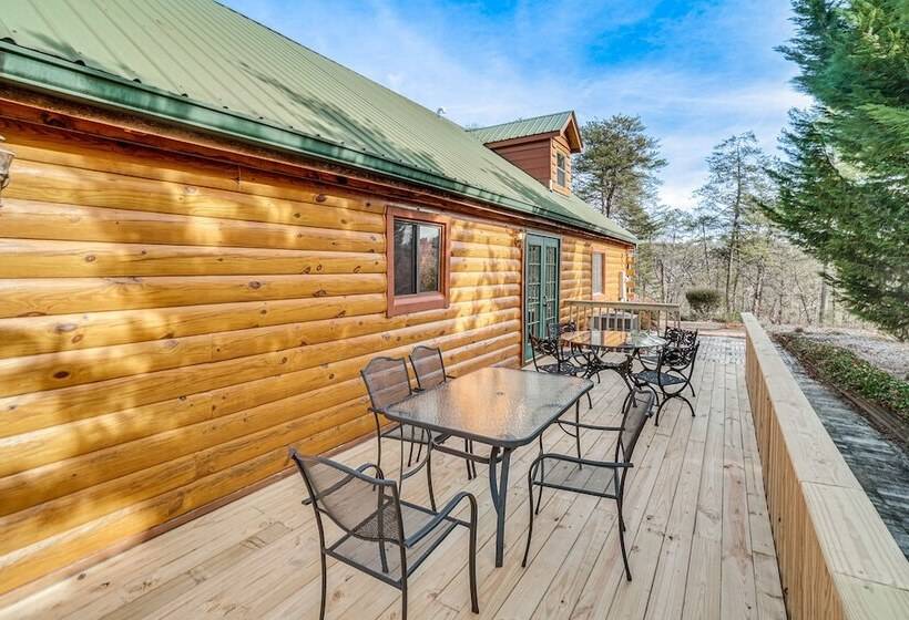 Spacious Log Cabin In Helen W/ Deck & Pool Access!