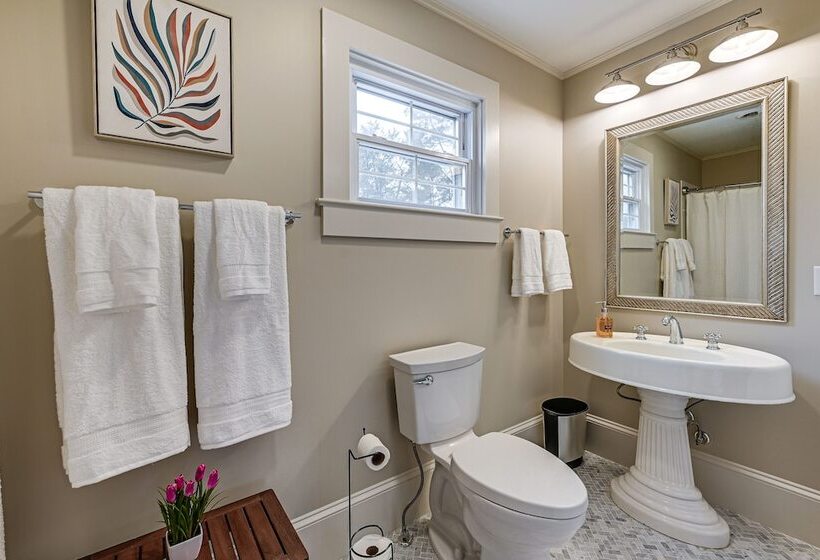 Spacious Salem Winston Home W/ Deck!