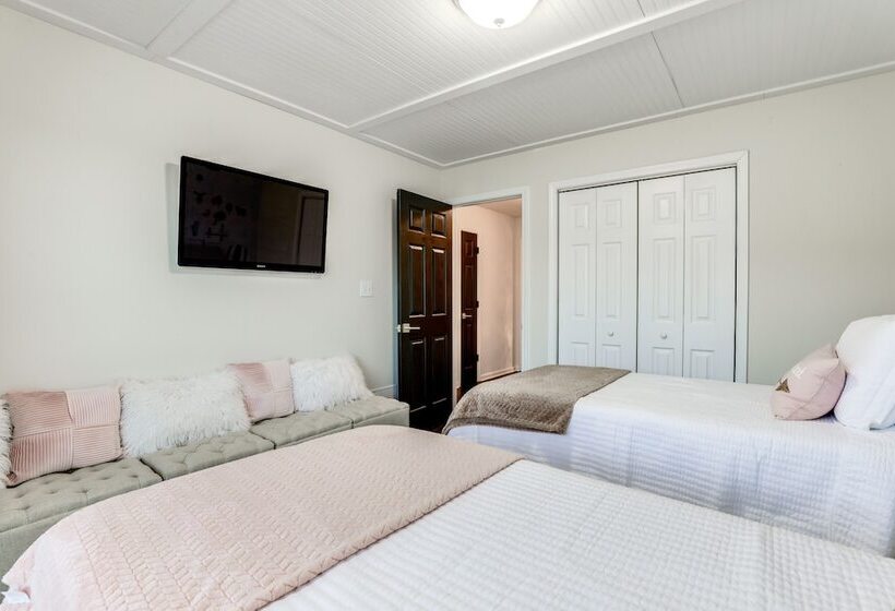 Family Friendly Stockbridge Home By Amphitheater!