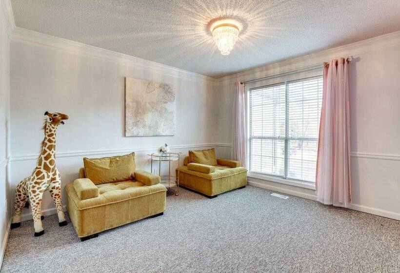 Family Friendly Stockbridge Home By Amphitheater!