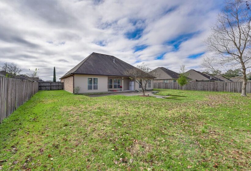 Spacious Zachary Home: 12 Mi To Baton Rouge!