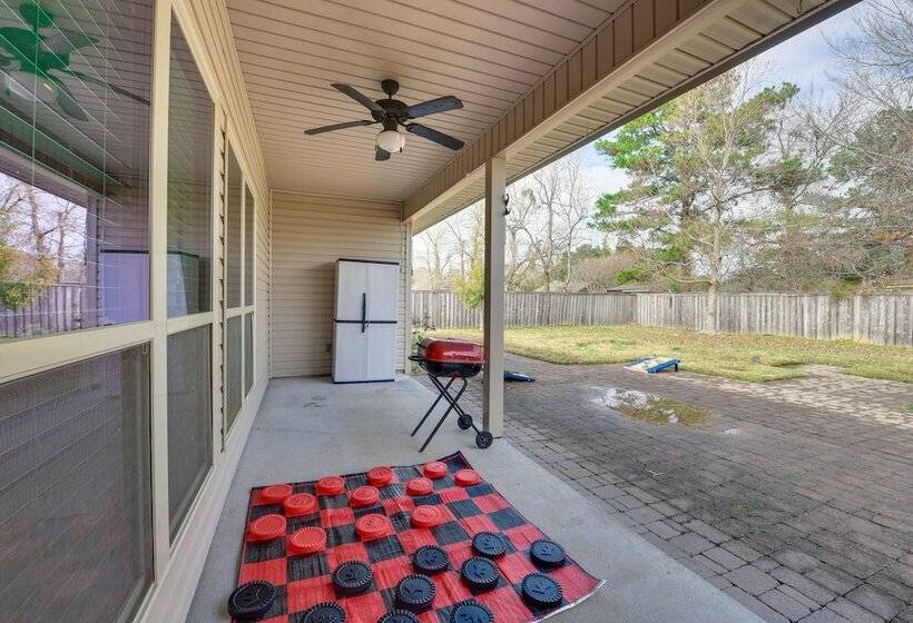 Spacious Zachary Home: 12 Mi To Baton Rouge!