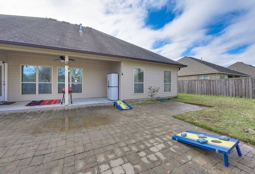 Spacious Zachary Home: 12 Mi To Baton Rouge!