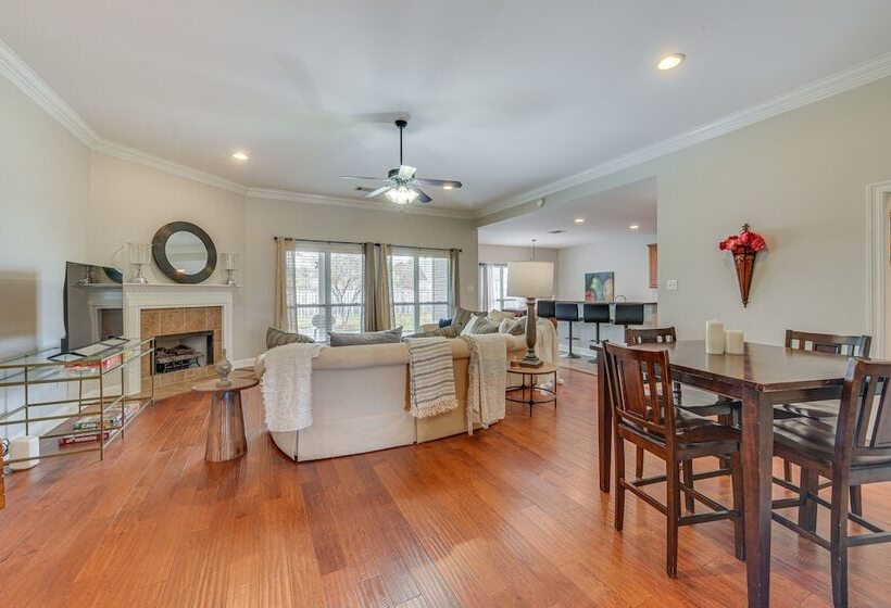 Spacious Zachary Home: 12 Mi To Baton Rouge!