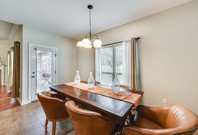 Spacious Zachary Home: 12 Mi To Baton Rouge!