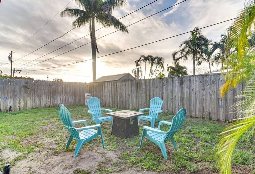 St Petersburg Paradise W/ Private Yard & Hot Tub!