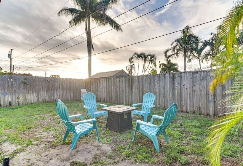 St Petersburg Paradise W/ Private Yard & Hot Tub!