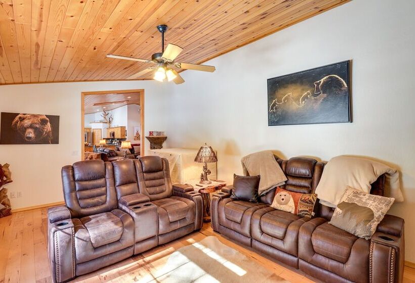 Stunning Pinetop Lakeside Cabin: Ski, Golf, Hike!