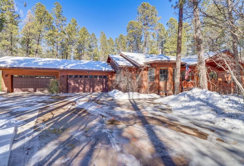 Stunning Pinetop Lakeside Cabin: Ski, Golf, Hike!