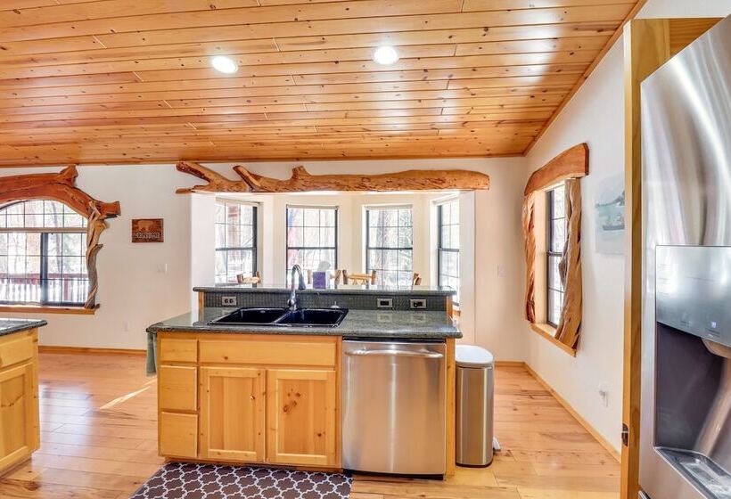 Stunning Pinetop Lakeside Cabin: Ski, Golf, Hike!