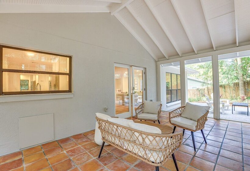 Sunny Gainesville Home ~ Half Mi To Uf Campus!