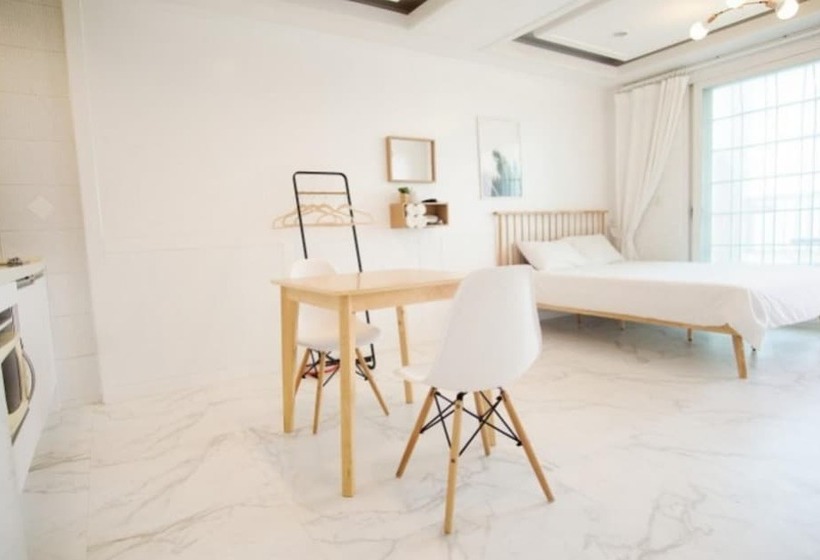 Taean Sharon Pension