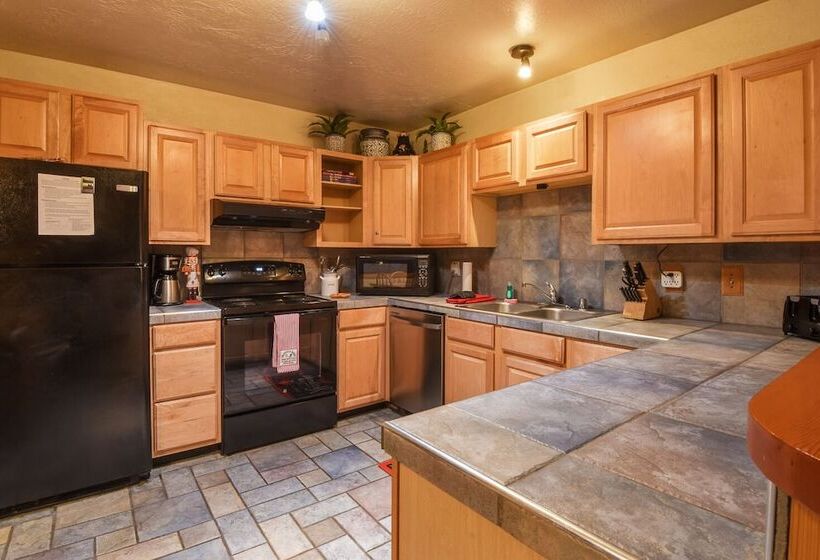 Tahoe Pines Cabin