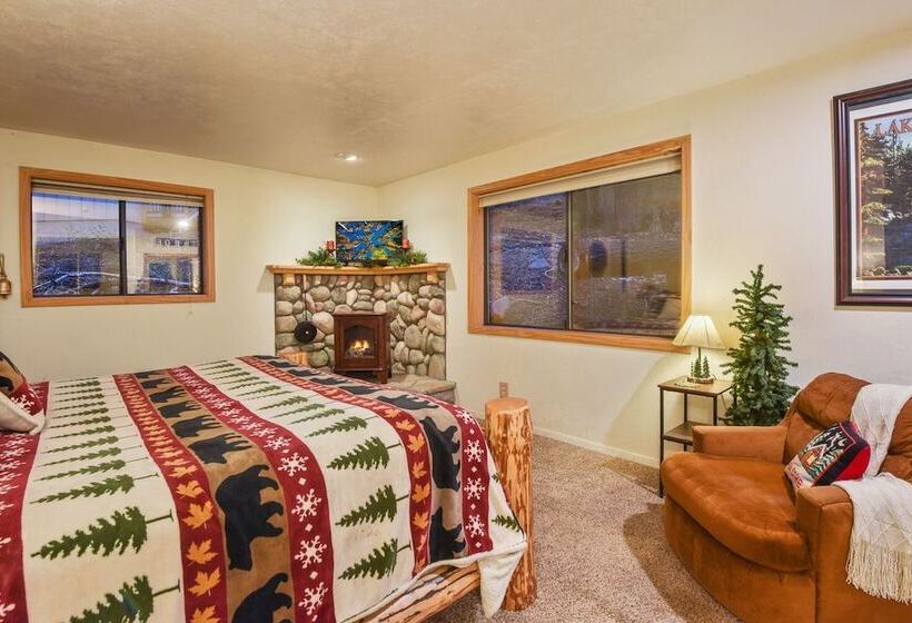Tahoe Pines Cabin