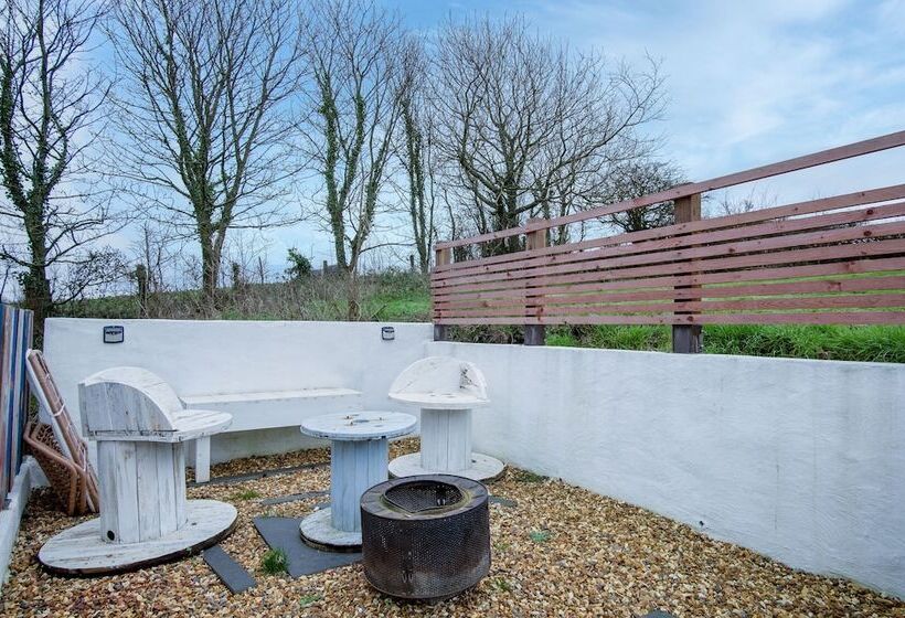 The Anchor Light   1 Bed   Freshwest Beach Retreat