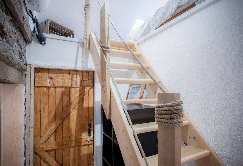 The Anchor Light   1 Bed   Freshwest Beach Retreat