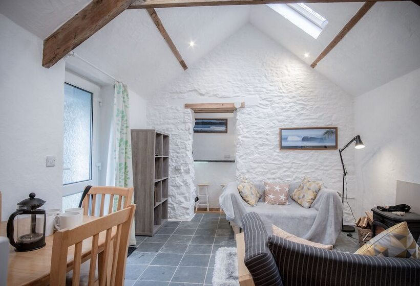 The Anchor Light   1 Bed   Freshwest Beach Retreat