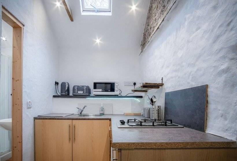 The Anchor Light   1 Bed   Freshwest Beach Retreat