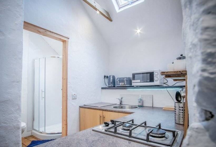 The Anchor Light   1 Bed   Freshwest Beach Retreat