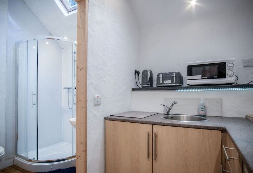 The Anchor Light   1 Bed   Freshwest Beach Retreat