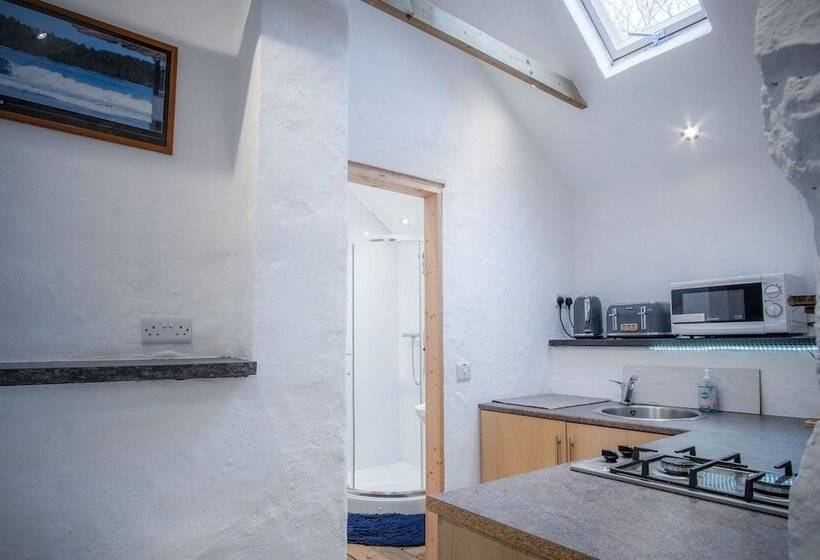 The Anchor Light   1 Bed   Freshwest Beach Retreat