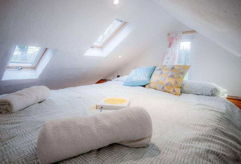 The Anchor Light   1 Bed   Freshwest Beach Retreat