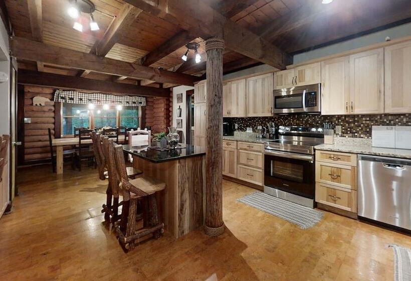 Three Bears Of Gatlinburg