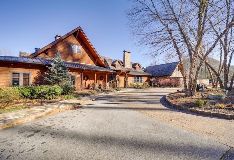 Tuckasegee Cabin ~ 3 Mi To Bear Lake!