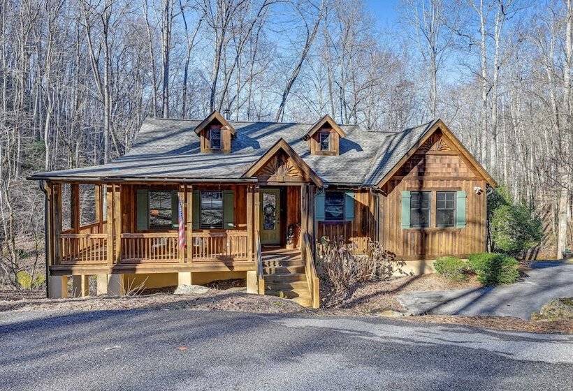 Tuckasegee Cabin ~ 3 Mi To Bear Lake!