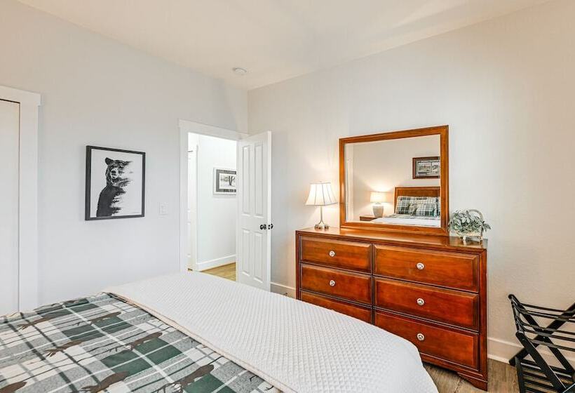 Tuckasegee Cabin ~ 3 Mi To Bear Lake!