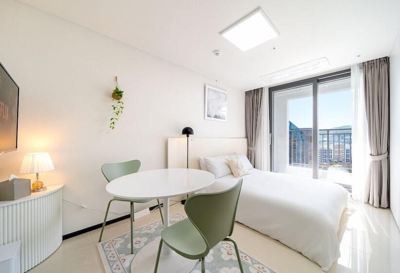 Urban Stay Busan City Hall