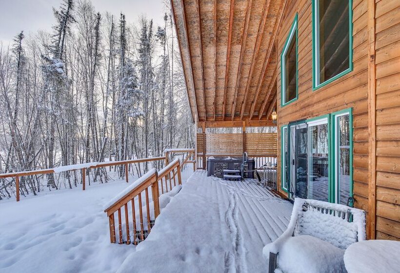 Wasilla  Spruce Moose  Cabin: Lakefront + Hot Tub!