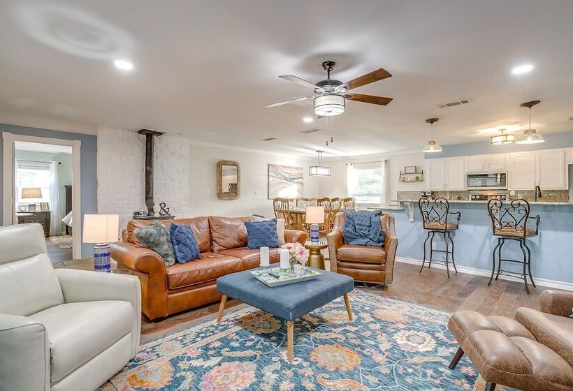 Waterfront Gordon Retreat W/ Hot Tub & Boat Dock!