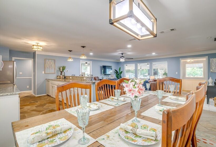 Waterfront Gordon Retreat W/ Hot Tub & Boat Dock!