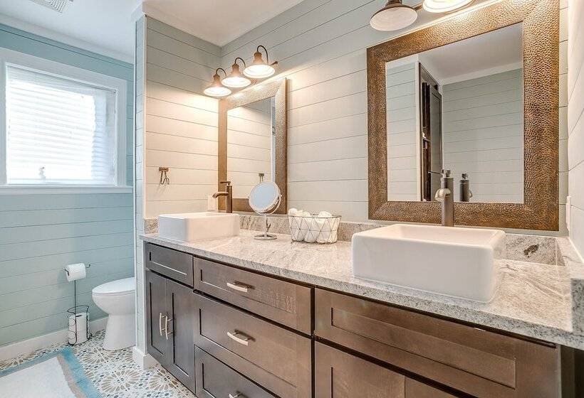 Waterfront Gordon Retreat W/ Hot Tub & Boat Dock!