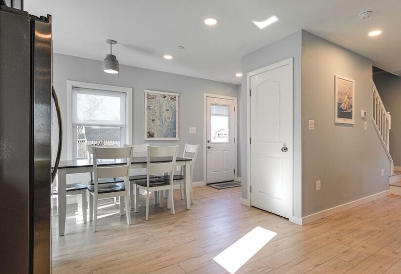 Waterfront Historical District Home Near River