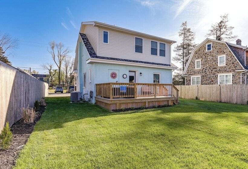 Waterfront Historical District Home Near River