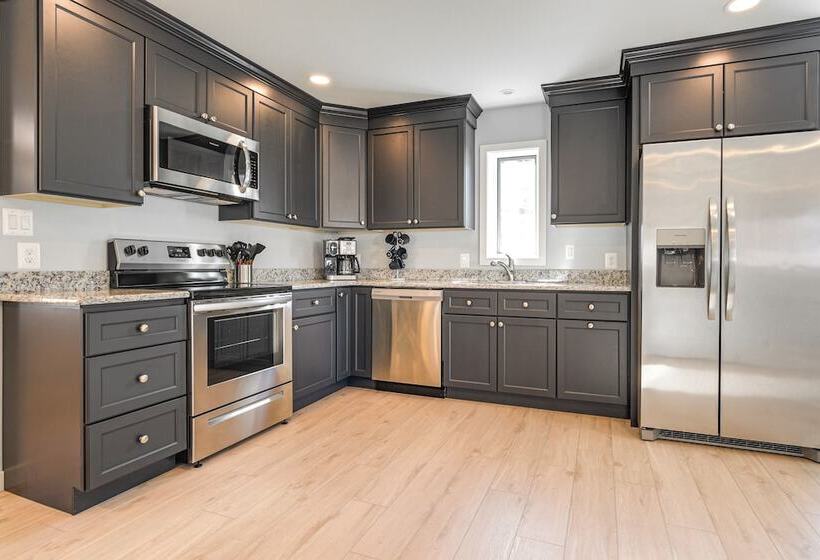 Waterfront Historical District Home Near River