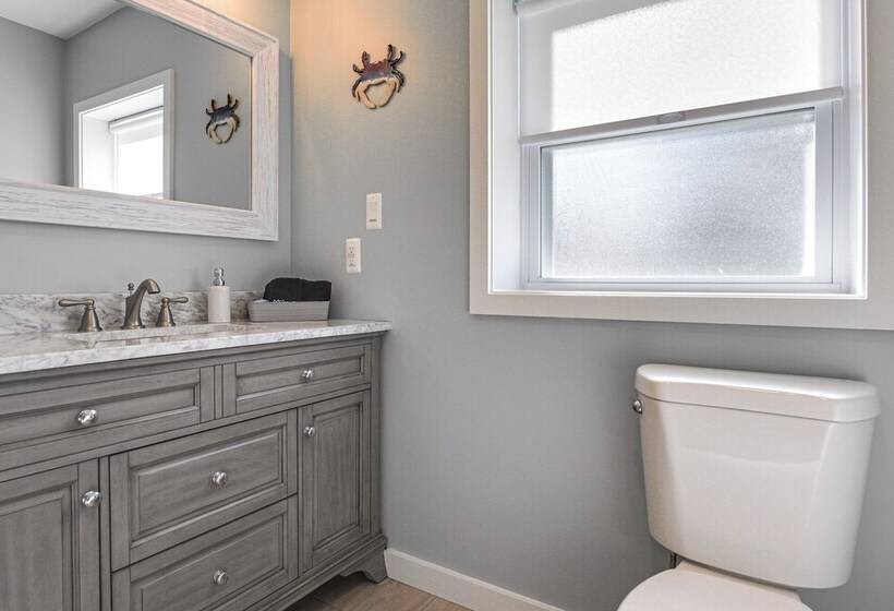 Waterfront Historical District Home Near River