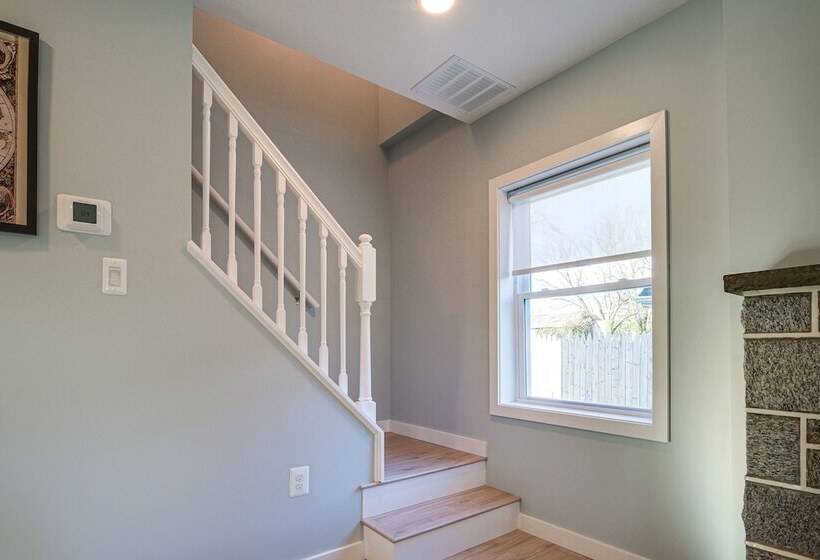 Waterfront Historical District Home Near River