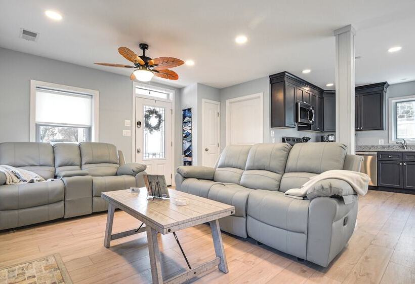 Waterfront Historical District Home Near River