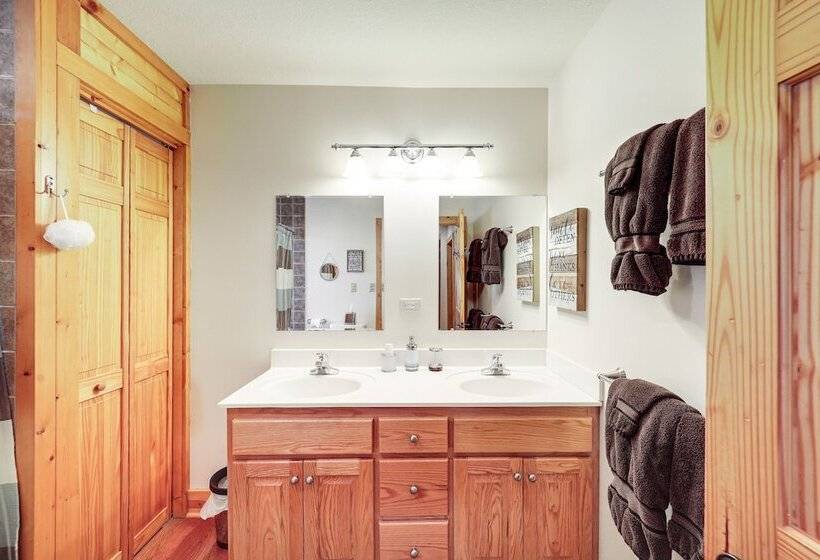 Waterfront Watauga Lake Home W/ Private Dock!