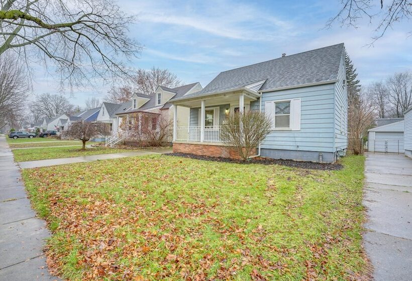 Wfh Friendly Home In Dearborn: Dogs Welcome!