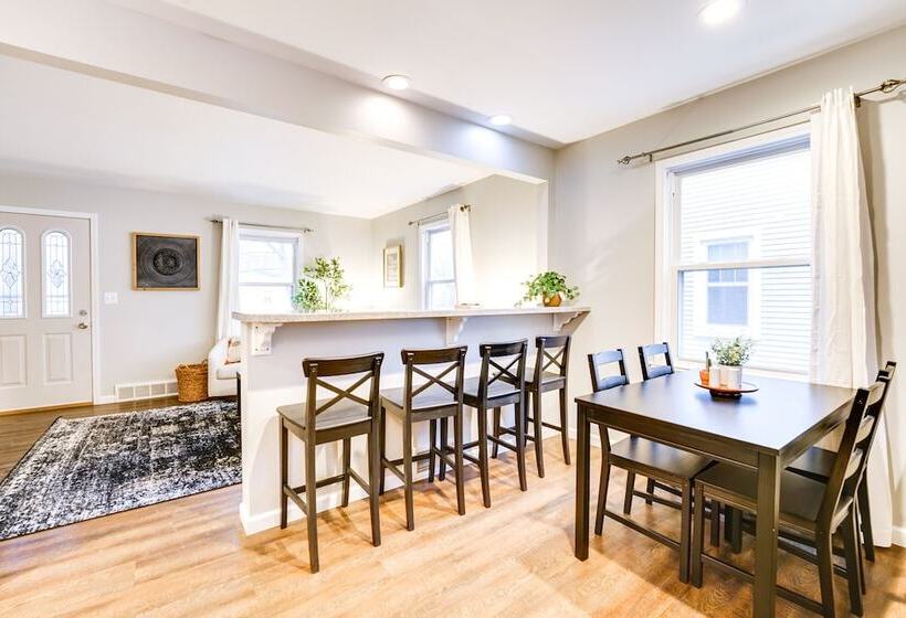 Wfh Friendly Home In Dearborn: Dogs Welcome!