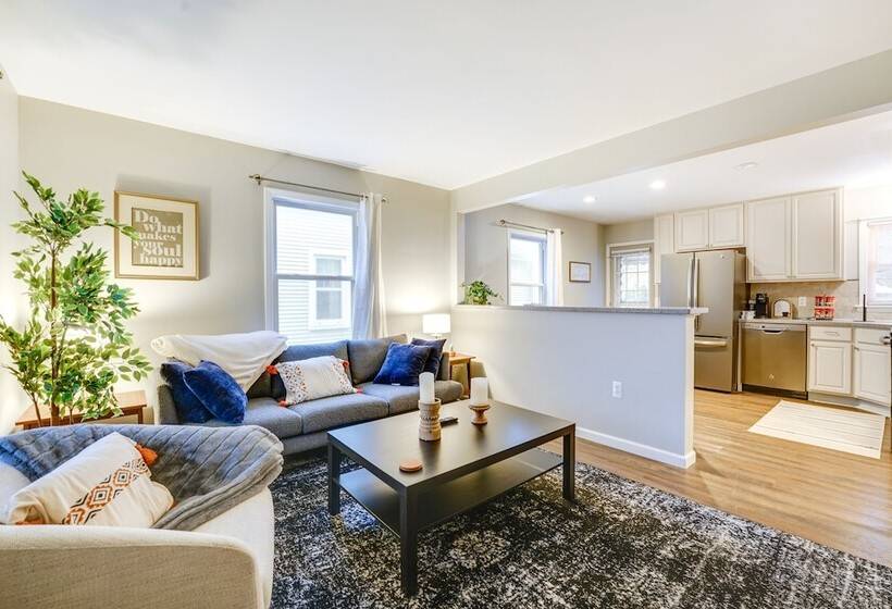 Wfh Friendly Home In Dearborn: Dogs Welcome!