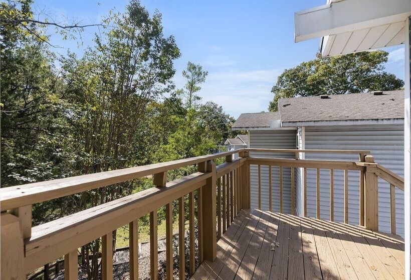 Whispering Woods Retreat Branson