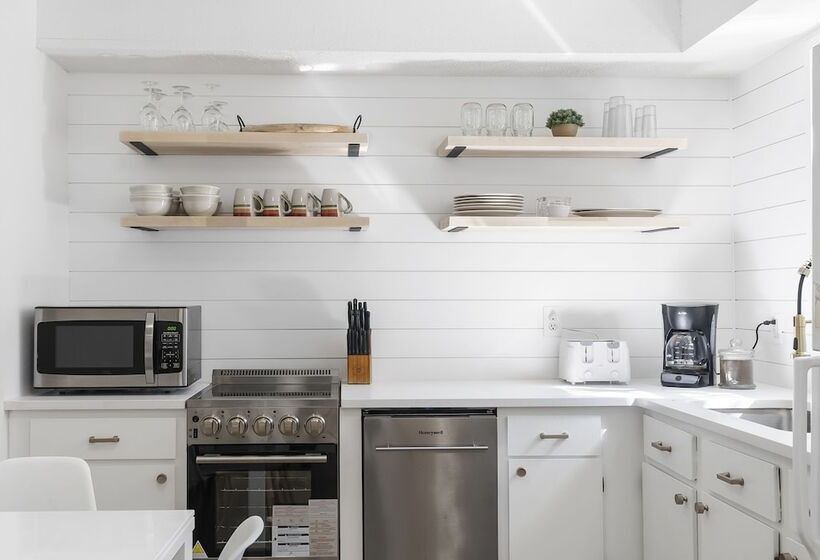 Whispering Woods Retreat Branson