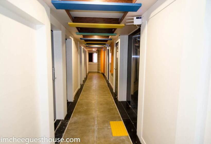 هاستل Kimchee Busan Downtown Guesthouse